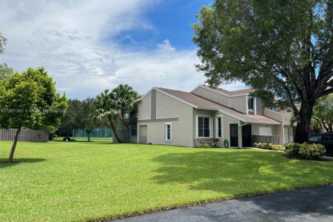 Condo in Sunrise, Florida, 3 bedrooms  № 1897442 - photo 4
