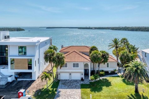 Casa en alquiler en Tierra Verde, Florida, 4 dormitorios, 328.5 m2 № 2218293 - foto 2