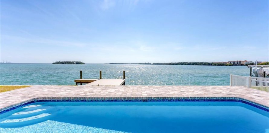 Casa en Tierra Verde, Florida 4 dormitorios, 328.5 m2 № 2218293