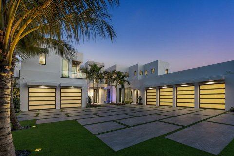 Купить виллу или дом в Бока-Ратон, Флорида 9 комнат, 990.34м2, № 2086317 - фото 2