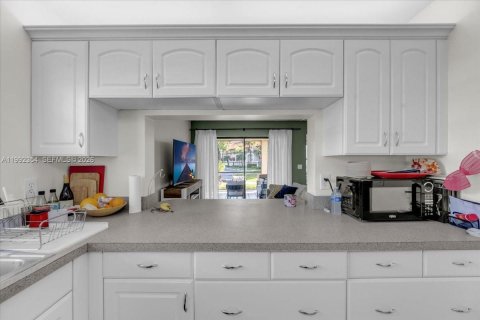 Condo in Deerfield Beach, Florida, 2 bedrooms  № 2060802 - photo 30