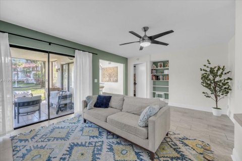 Condo in Deerfield Beach, Florida, 2 bedrooms  № 2060802 - photo 23