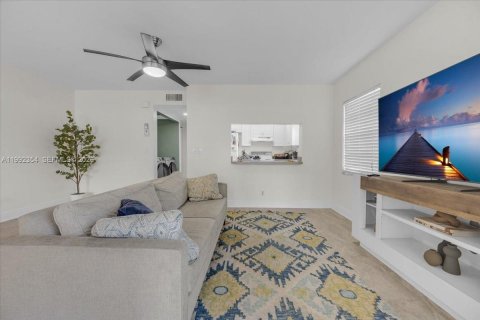 Condo in Deerfield Beach, Florida, 2 bedrooms  № 2060802 - photo 27