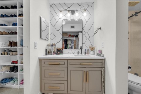 Condo in Deerfield Beach, Florida, 2 bedrooms  № 2060802 - photo 10