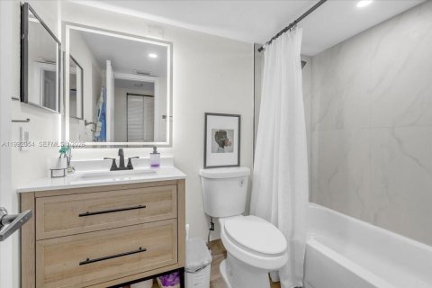 Condo in Deerfield Beach, Florida, 2 bedrooms  № 2060802 - photo 28