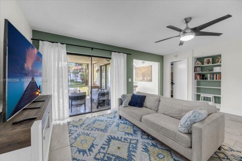 Condo in Deerfield Beach, Florida, 2 bedrooms  № 2060802 - photo 24