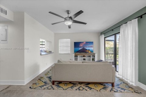 Condo in Deerfield Beach, Florida, 2 bedrooms  № 2060802 - photo 19