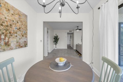 Condo in Deerfield Beach, Florida, 2 bedrooms  № 2060802 - photo 15