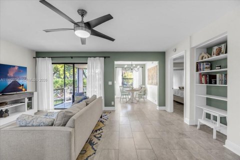 Condo in Deerfield Beach, Florida, 2 bedrooms  № 2060802 - photo 22