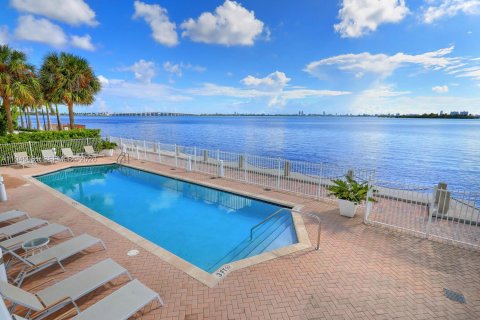 Купить кондоминиум в Майами, Флорида 1 спальня, 78.97м2, № 2001969 - фото 6