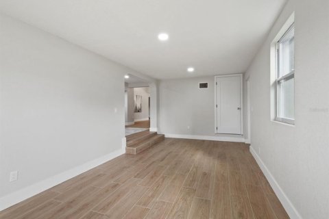 House in Winter Park, Florida 3 bedrooms, 227.33 sq.m. № 1052504 - photo 12