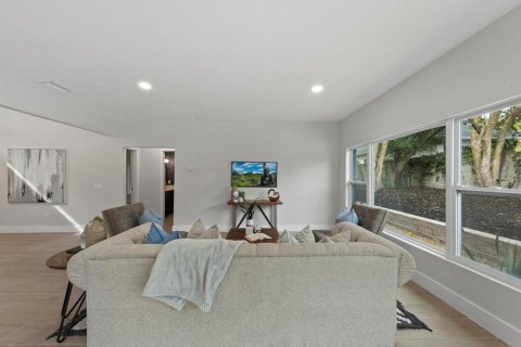 House in Winter Park, Florida 3 bedrooms, 227.33 sq.m. № 1052504 - photo 16