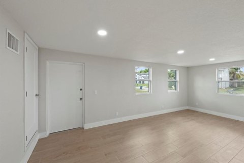 House in Winter Park, Florida 3 bedrooms, 227.33 sq.m. № 1052504 - photo 10