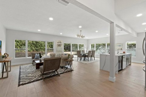 House in Winter Park, Florida 3 bedrooms, 227.33 sq.m. № 1052504 - photo 14