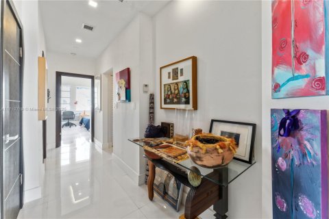 Condominio en venta en Aventura, Florida, 3 dormitorios, 180.69 m2 № 1937569 - foto 17