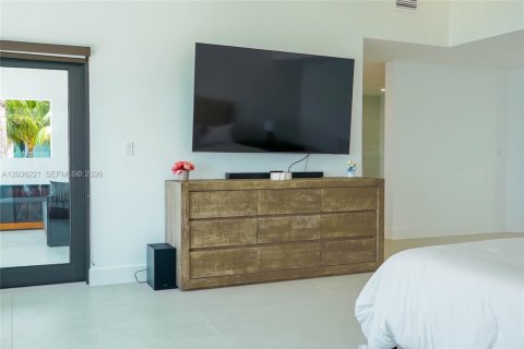 Villa ou maison à vendre à North Bay Village, Floride: 5 chambres, 349.13 m2 № 2154060 - photo 23
