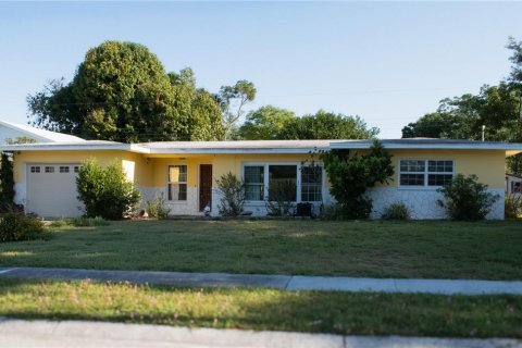 Casa en Clearwater, Florida 3 dormitorios, 137.59 m2 № 2108032