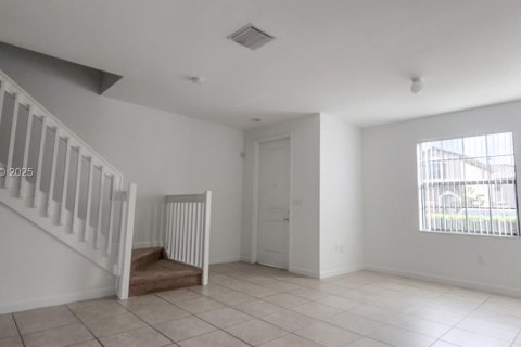 Adosado en alquiler en Miami, Florida, 3 dormitorios, 139.91 m2 № 1992002 - foto 7