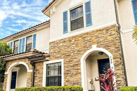 Adosado en alquiler en Miami, Florida, 3 dormitorios, 139.91 m2 № 1992002 - foto 2