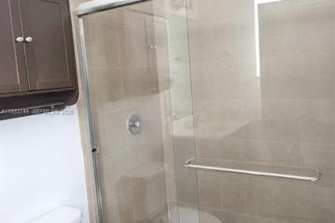 Adosado en alquiler en Miami, Florida, 3 dormitorios, 139.91 m2 № 1992002 - foto 15