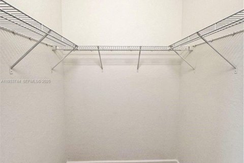 Adosado en alquiler en Miami, Florida, 3 dormitorios, 139.91 m2 № 1992002 - foto 17