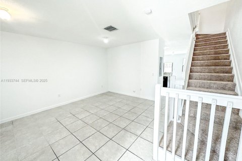 Adosado en alquiler en Miami, Florida, 3 dormitorios, 139.91 m2 № 1992002 - foto 6