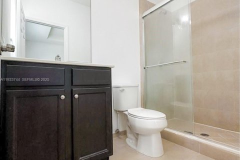 Adosado en alquiler en Miami, Florida, 3 dormitorios, 139.91 m2 № 1992002 - foto 10