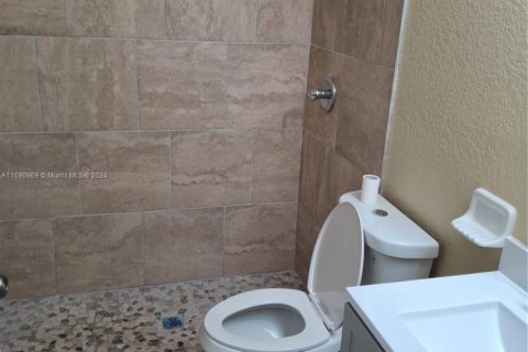 Casa en venta en St. Lucie, Florida, 5 dormitorios, 176.51 m2 № 1933888 - foto 13