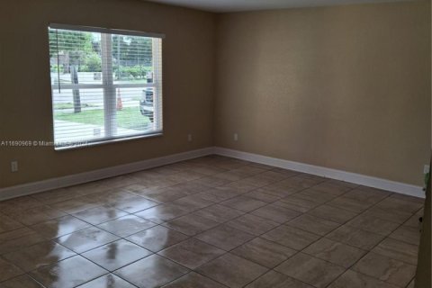 Casa en venta en St. Lucie, Florida, 5 dormitorios, 176.51 m2 № 1933888 - foto 12