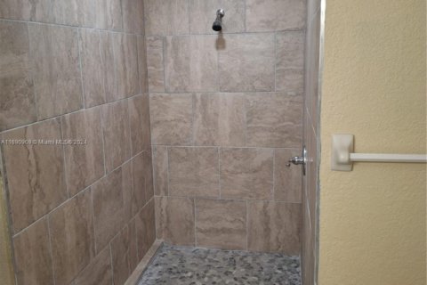 Casa en venta en St. Lucie, Florida, 5 dormitorios, 176.51 m2 № 1933888 - foto 7