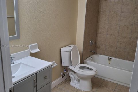 Casa en venta en St. Lucie, Florida, 5 dormitorios, 176.51 m2 № 1933888 - foto 14