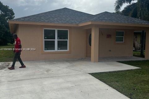 Casa en venta en St. Lucie, Florida, 5 dormitorios, 176.51 m2 № 1933888 - foto 3