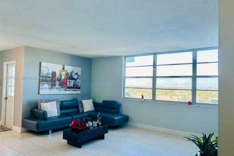 Copropriété à vendre à Miami, Floride: 2 chambres, 105.91 m2 № 2010889 - photo 14