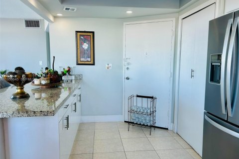 Copropriété à vendre à Miami, Floride: 2 chambres, 105.91 m2 № 2010889 - photo 11