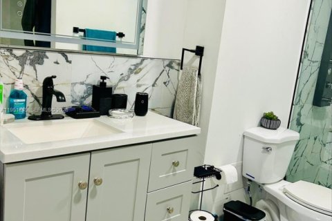 Copropriété à vendre à Miami, Floride: 2 chambres, 105.91 m2 № 2010889 - photo 19