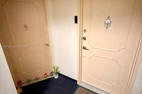 Copropriété à vendre à Miami, Floride: 2 chambres, 105.91 m2 № 2010889 - photo 8