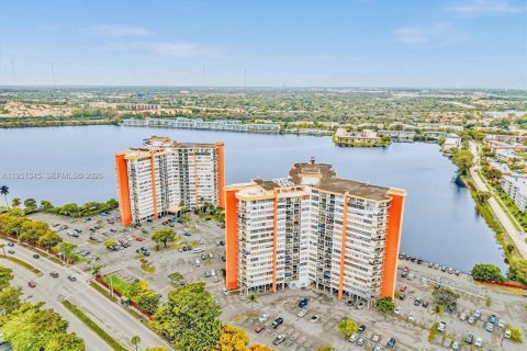 Copropriété à vendre à Miami, Floride: 2 chambres, 105.91 m2 № 2010889 - photo 3