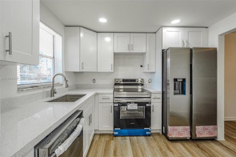 Copropriété à louer à Davie, Floride: 2 chambres, 91.97 m2 № 2010007 - photo 3