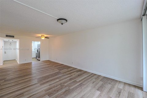 Copropriété à louer à Davie, Floride: 2 chambres, 91.97 m2 № 2010007 - photo 4
