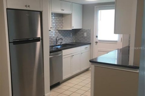 Copropriété à vendre à Clearwater, Floride: 2 chambres, 74.32 m2 № 2148837 - photo 2