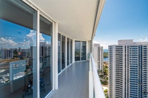 Condo in Aventura, Florida, 2 bedrooms  № 2171363 - photo 24