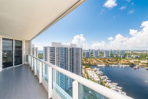 Condo in Aventura, Florida, 2 bedrooms  № 2171363 - photo 22