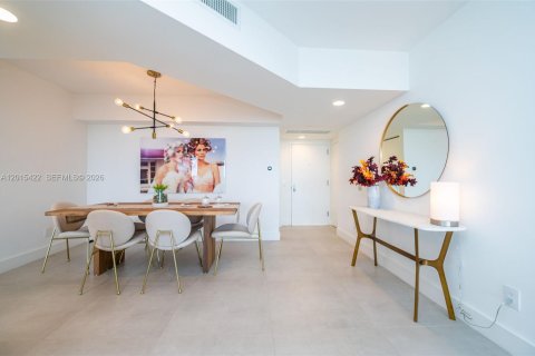 Condo in Aventura, Florida, 2 bedrooms  № 2171363 - photo 16