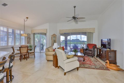 Condo in Sun City Center, Florida, 3 bedrooms  № 1902486 - photo 16