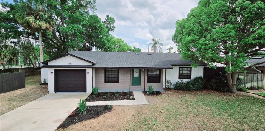 House in Longwood, Florida 3 bedrooms, 146.23 sq.m. № 1616497