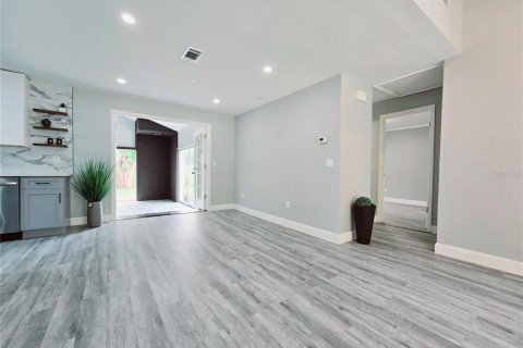 House in Longwood, Florida 3 bedrooms, 146.23 sq.m. № 1616497 - photo 27
