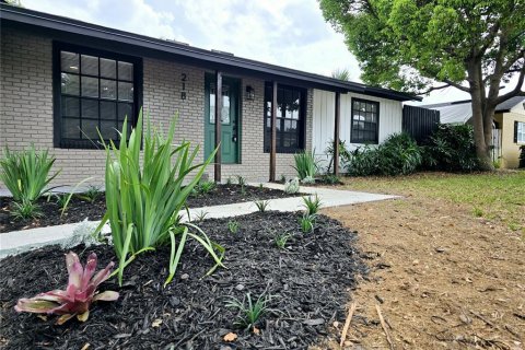 House in Longwood, Florida 3 bedrooms, 146.23 sq.m. № 1616497 - photo 3