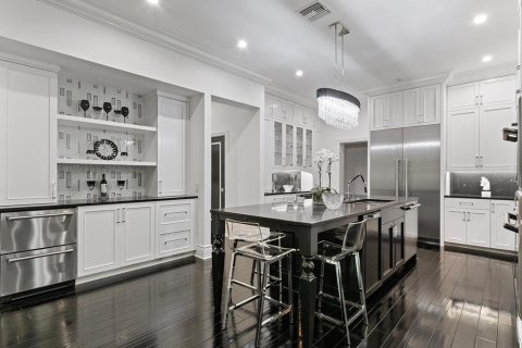 House in Winter Park, Florida 4 bedrooms, 435.06 sq.m. № 1755267 - photo 10