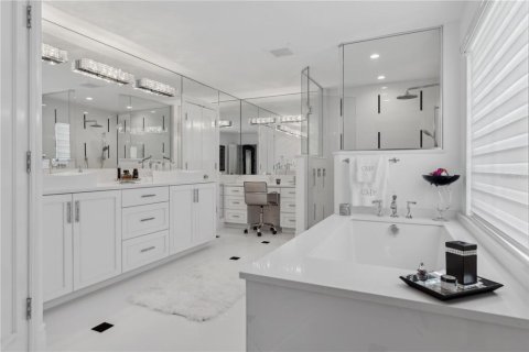 House in Winter Park, Florida 4 bedrooms, 435.06 sq.m. № 1755267 - photo 22