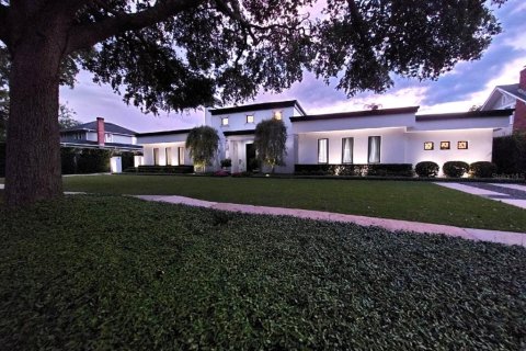 House in Winter Park, Florida 4 bedrooms, 435.06 sq.m. № 1755267 - photo 2